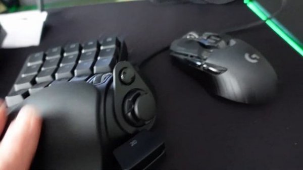 Razer Tartarus Pro Unboxing and put on my desk