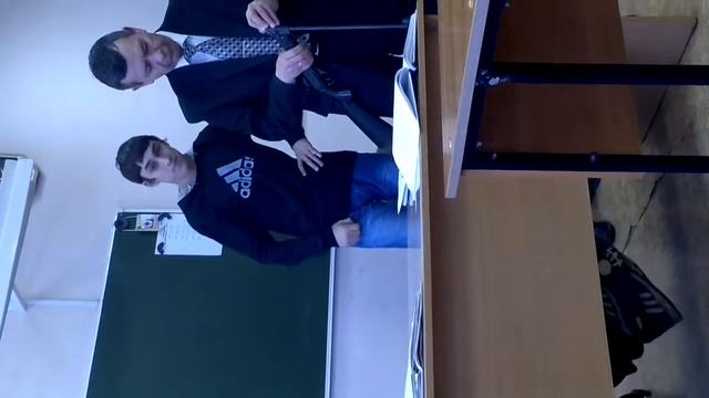 Ахахх Парень просто учиться стрелять а ему не дают :D смотреть онлайн