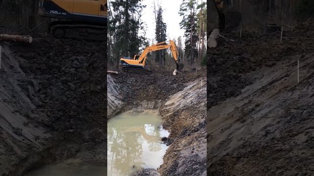 Устройство пруда экскаватором Hyundai R260LC