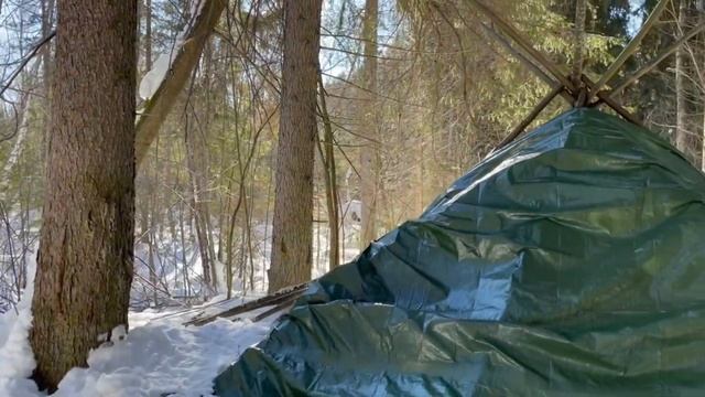 Shrovetide in a wigwam with snow. Roasting pancakes on the fire. смотреть онлайн