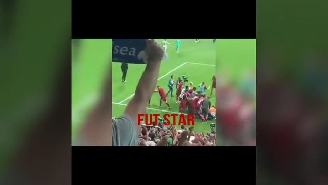 ШОК! ФАНАТ ТРАВМИРОВАЛ ВРАТАРЯ ЛИВЕРПУЛЯ | ТРАВМА АДРИАНА смотреть онлайн