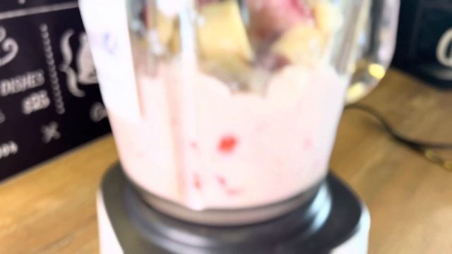 Готовим за минуту. Готовим вместе с Mades. Вкусный и полезный смузи смотреть онлайн