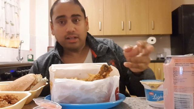 MUKBANG - Chicken burger & chips (uk) смотреть онлайн