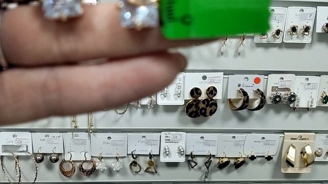 Бижутерия серьги и броши. Заказ на ватсап +79083191849 . смотреть онлайн