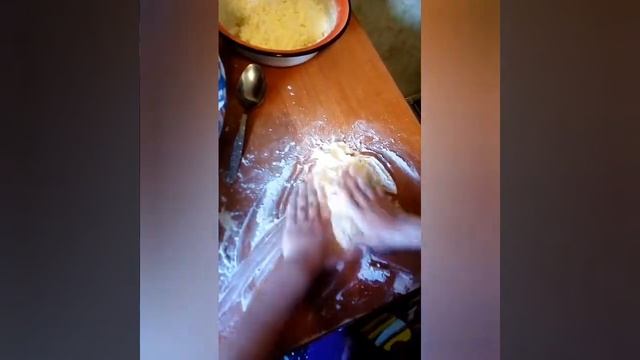 Лепим вареники с творогом / Анимация. смотреть онлайн