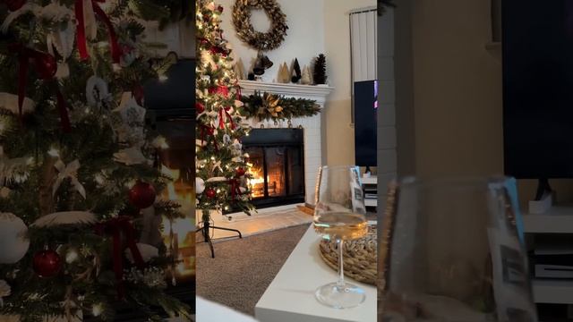 С Новым годом! Счастья и исполнения всех желаний! смотреть онлайн