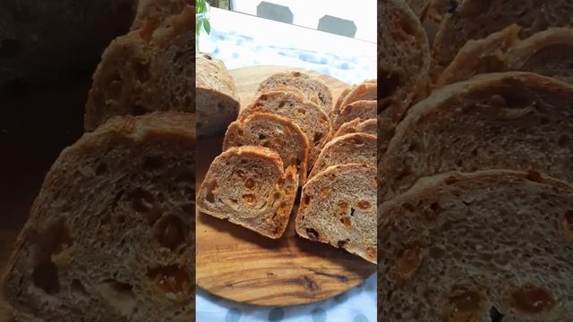 Perfect Sourdough Cinnamon Raisins Bread #shortsvideo смотреть онлайн