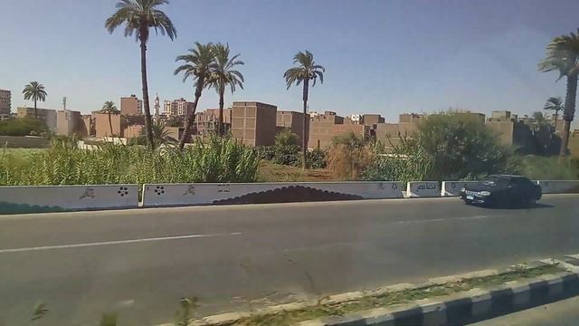 интересная информация рассказы от нашего гида от туроператора сам Интернешнл с кем граничит Египет смотреть онлайн