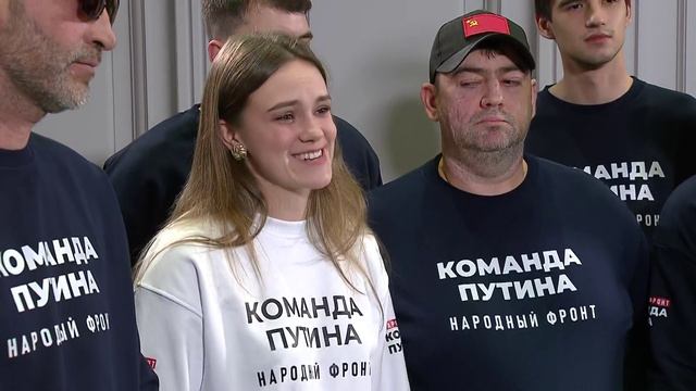 Встреча с волонтёрами и сотрудниками колл-центра программы «Итоги года с Владимиром Путиным». смотреть онлайн