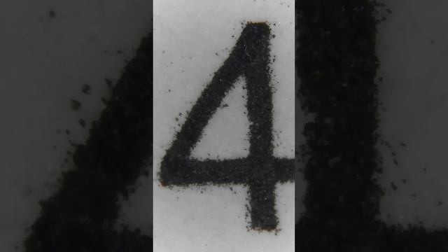 Шрифт напечатанный лазерным принтером под микроскопом #andonstar #microscope #magnification смотреть онлайн