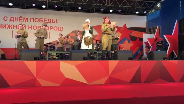 «Военные песни у кремля» Е. Гурин и М. Анисимова - Темная ночь смотреть онлайн