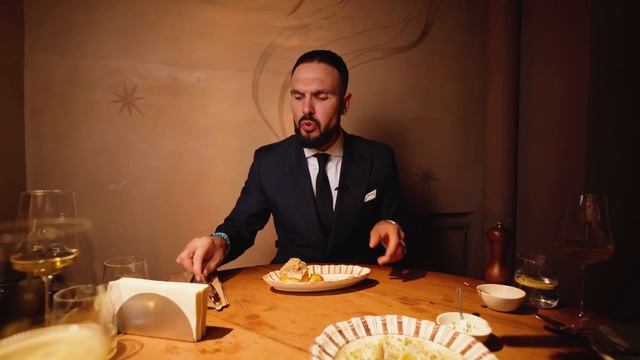 Глазам красиво, а что по вкусу? Артем Карисалов в ресторане "За крышей" смотреть онлайн