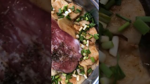 Свиная вырезка и картофель с зелёным луком на сковородке гриль Zepter смотреть онлайн