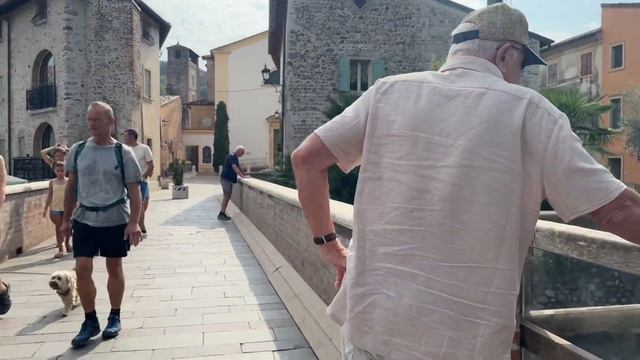 Entriamo in uno dei Borghi più belli d'Italia смотреть онлайн