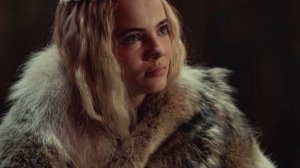 Freya Allan | Curvy model plus size