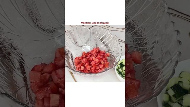 Обалденный салат с чипсами. Очень вкусно! смотреть онлайн