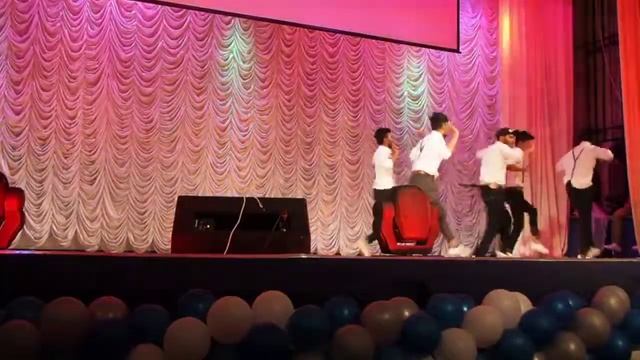 SOUTH INDIAN STUDENT DANCE смотреть онлайн