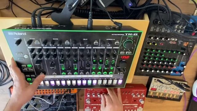 Techno jam #5 Korg Behringer Roland Yamaha nice techno sounds 135 bpm смотреть онлайн