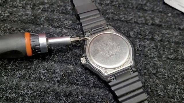 Casio Sport Watch - Changing The Battery In One Of My Favorite Watches смотреть онлайн
