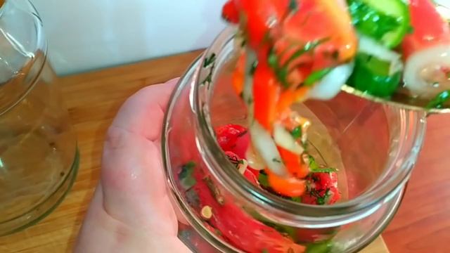 Салат"Вкус Лета"на зиму!Салат из огурцов и помидоров! смотреть онлайн