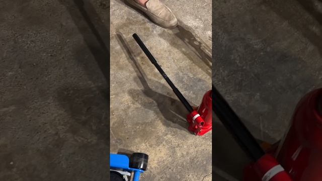 Какие бывают домкраты? #tind #automobile #домкрат #ремонт #шиномонтаж #автосервис смотреть онлайн