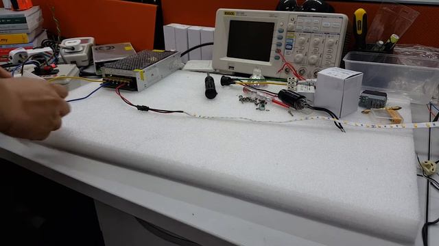 TRIAC DIMMABLE DRIVER FOR 24VDC LED STRIP смотреть онлайн