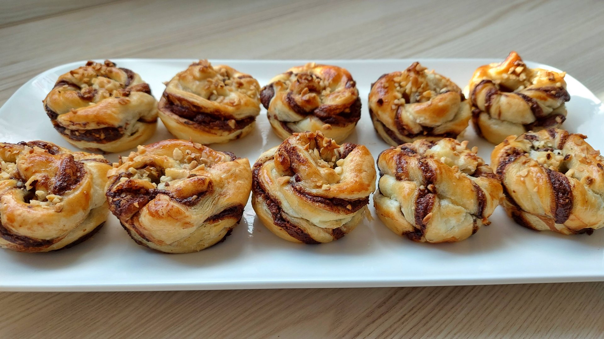 Слоеное тесто с нутеллой. Маффины с нутеллой. Быстрая выпечка из слоеного бездрожжевого теста смотреть онлайн