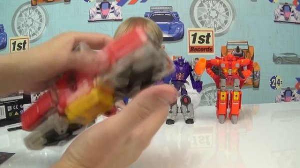 Трансформеры Возвращение Титанов. Автобот Бластер и Твин Каст. Распаковка.