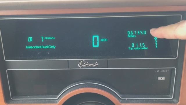 Let’s Check Out the Vacuum-Florescent Digital Display on the 1987 Cadillac Eldorado! смотреть онлайн