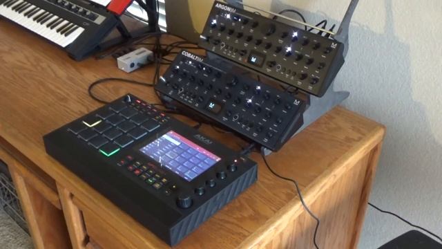 Modal Cobalt 8M - Modal Argon 8M - Akai MPC LIVE II смотреть онлайн