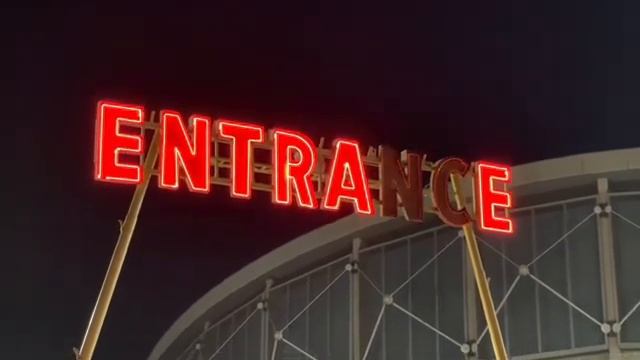 Example of the Failing Neon Controller from West Coast Custom Designs, LLC installed on a sign. смотреть онлайн