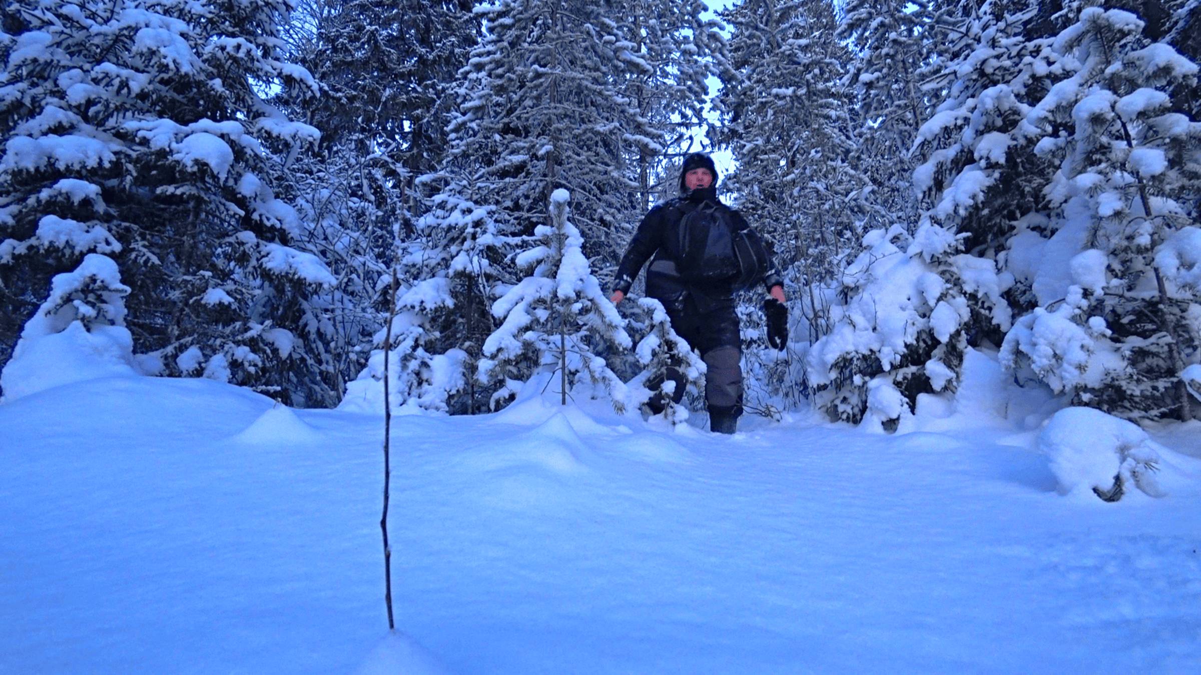 РЫБАК ЗАШЕЛ В ЛЕС НАШЕЛ ОЗЕРО ТАКОГО НЕ ОЖИДАЛ! Поставил жерлицы, поймал рыбу. Зимняя рыбалка 2024 смотреть онлайн