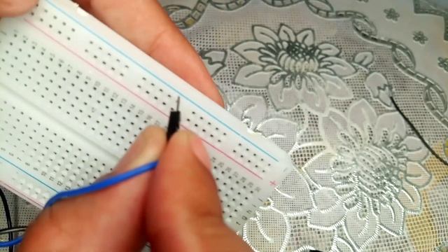 How to Make a Fire Alert System with an Arduino Uno смотреть онлайн