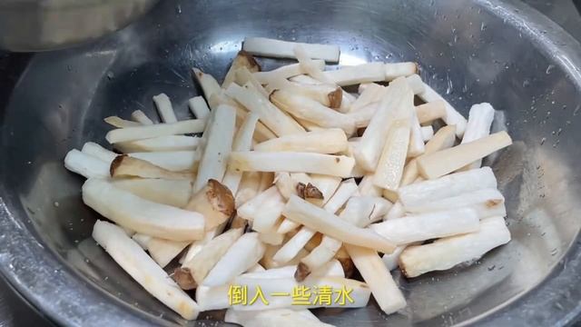 炒杏鮑菇怎麼做好吃，大廚教你一招，脆嫩入味下酒又下飯【留意美食】#炒杏鮑菇 #杏鮑菇 #炒杏鮑菇料理 #炒杏鮑菇食譜 #炒杏鮑菇煮法 смотреть онлайн
