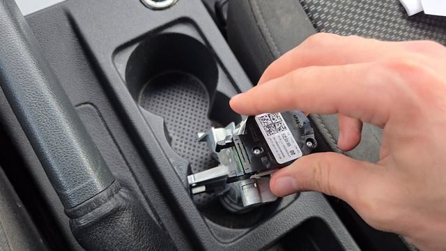 Заклинил замок зажигания Skoda Octavia A7, есть решение | Пошаговая инструкция