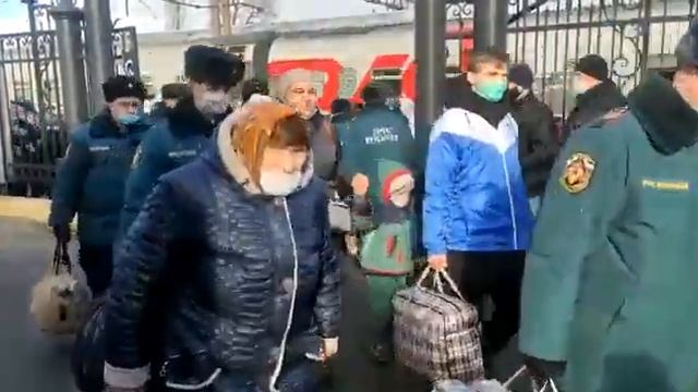 Refugees arriving in Voronezh.#luhansk #kharkiv #ukraine #war #KİEV смотреть онлайн