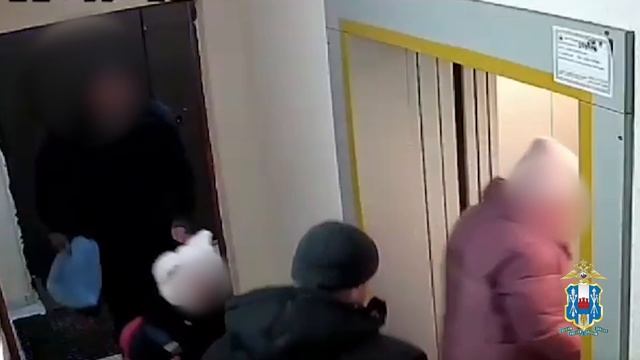 Ростовские полицейские задержали мужчину, стрелявшего в собаку из арбалета смотреть онлайн