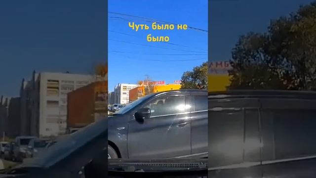 Просто на красный.. Зачем? В морг торопятся? #пдд #дорога