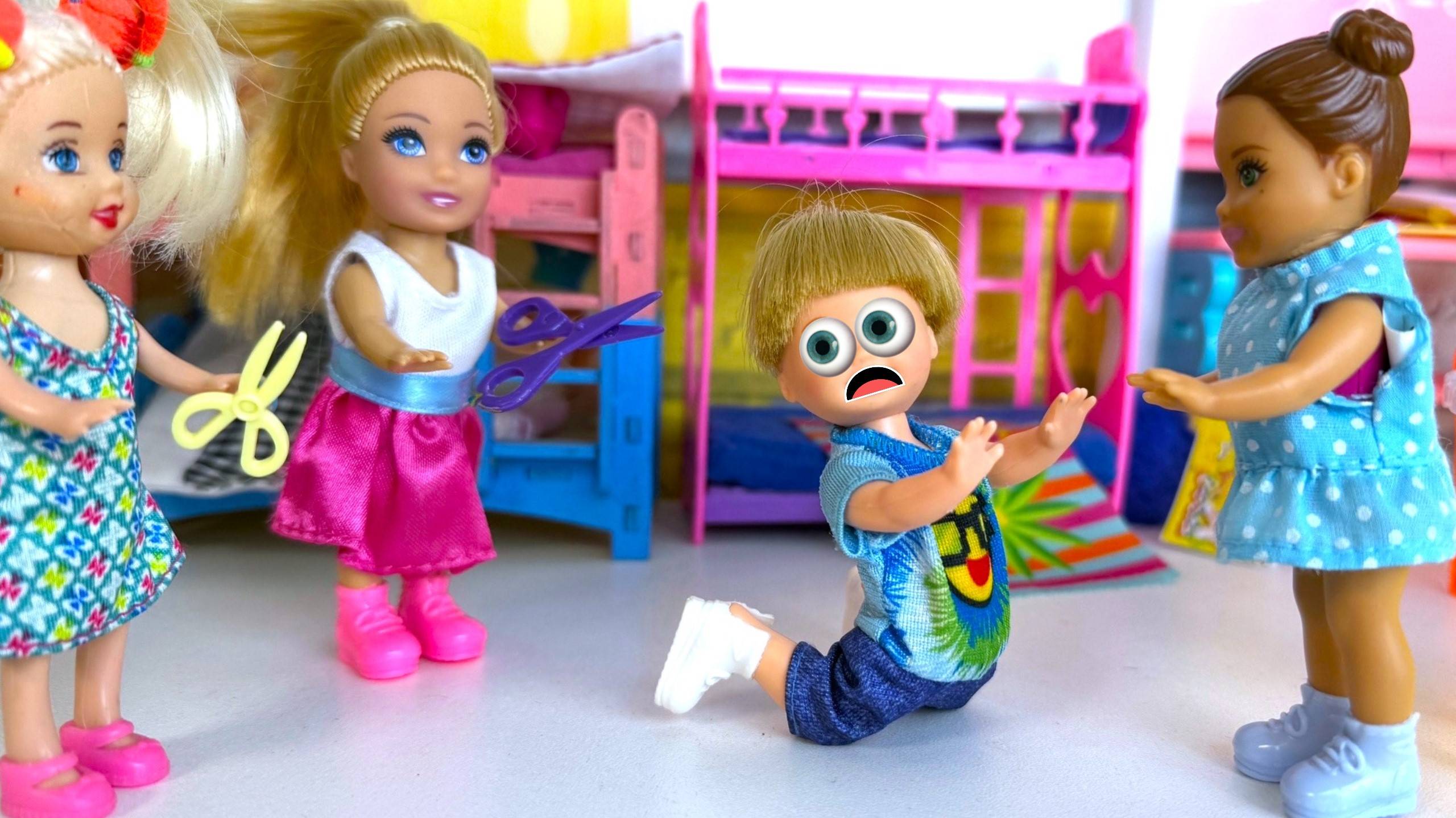 ТОЛЬКО НЕ НАЛЫСО ✂😱😱😲 Катя и Макс веселая семейка! Смешные куклы Барби истории ДАРИНЕЛКА ТВ смотреть онлайн