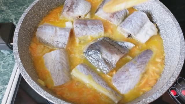 Лучший рецепт минтая с овощами в сметанном соусе смотреть онлайн