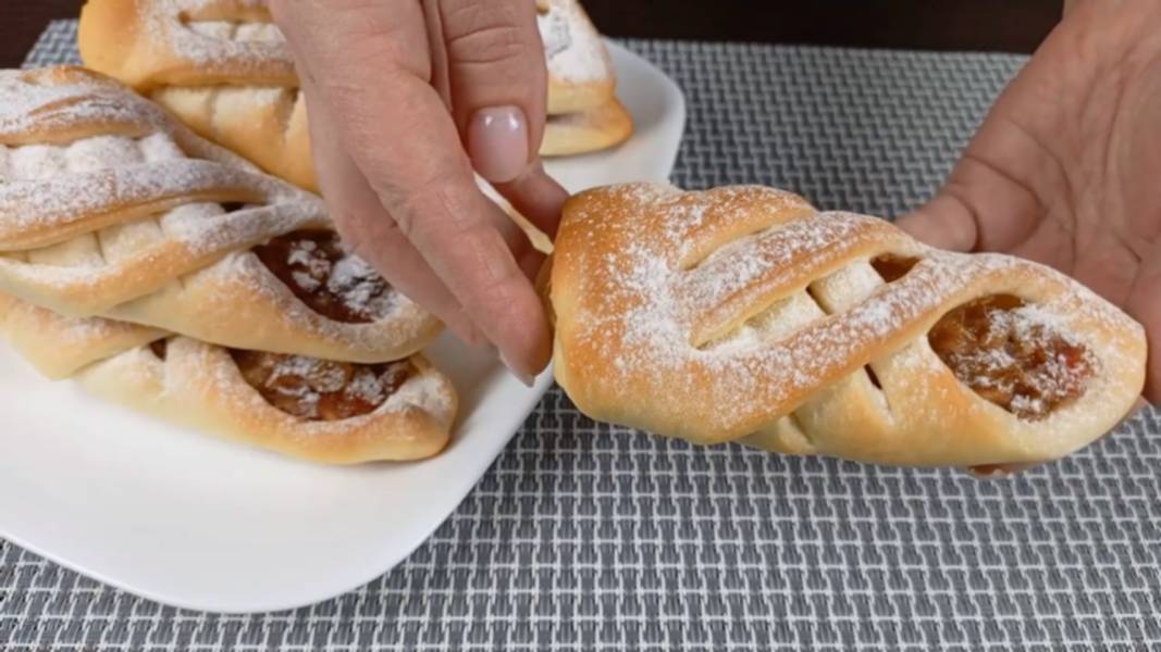 Я пекла БУЛОЧКИ С ЯБЛОКАМИ целую неделю и ПРИСТРАСТИЛАСЬ К ним! смотреть онлайн