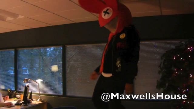 Harlem Shake...Q102's New Office Edition смотреть онлайн