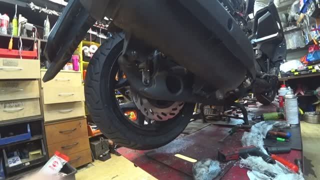 26. SYM JOYMAX 300. смотреть онлайн