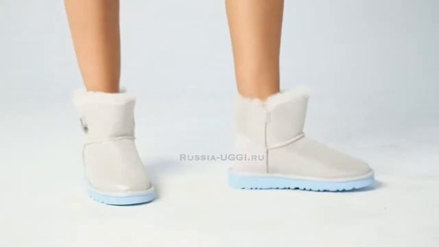 UGG Mini Bailey Button I DO смотреть онлайн