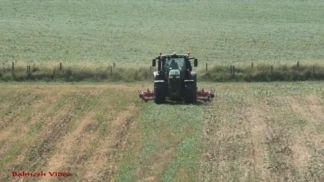Drilling Stubble Turnips with John Deere 6250R. смотреть онлайн