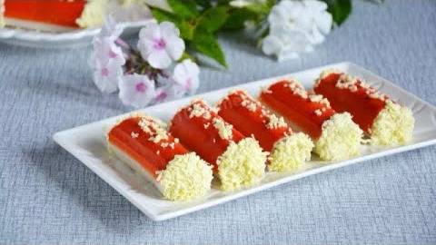 ЗАКУСКА НА НОВОГОДНИЙ СТОЛ: Рулетики из крабовых палочек смотреть онлайн