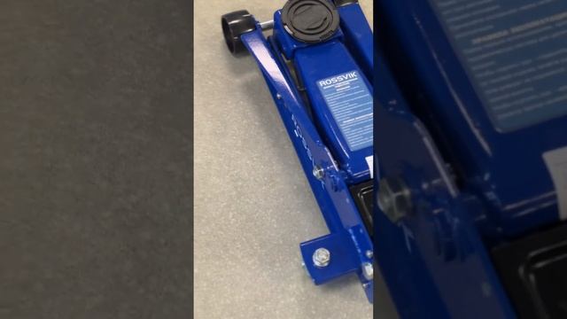 Домкрат Rossvik V3! Маленький, но проворный! #rossvik #домкрат смотреть онлайн