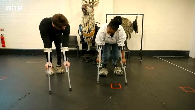 Behind the Scenes of Frozen Musical with Samantha Barks ❄️ | Blue Peter смотреть онлайн