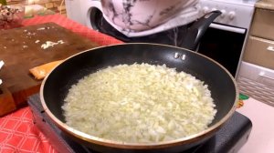 ГРИБНОЙ СОУС. Как просто приготовить вкусный сливочно-грибной соус из шампиньонов.