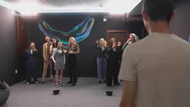 Комплекс развлечений с Juzzy! VR Arena - Прятки в темноте - Juzzy-ШОУ - Дни рождения смотреть онлайн